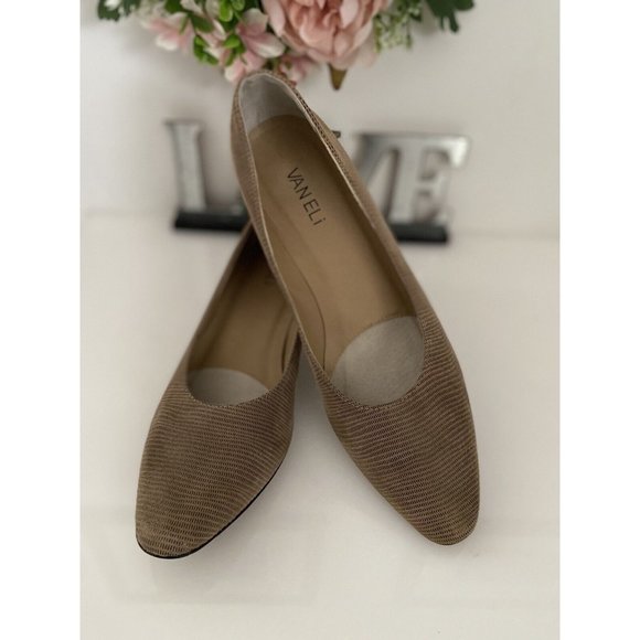 Vintage Vaneli Womens Tan Mini Lizard Print Suede Heels Slip Foam Pad Insole 8S‎ - Picture 2 of 12